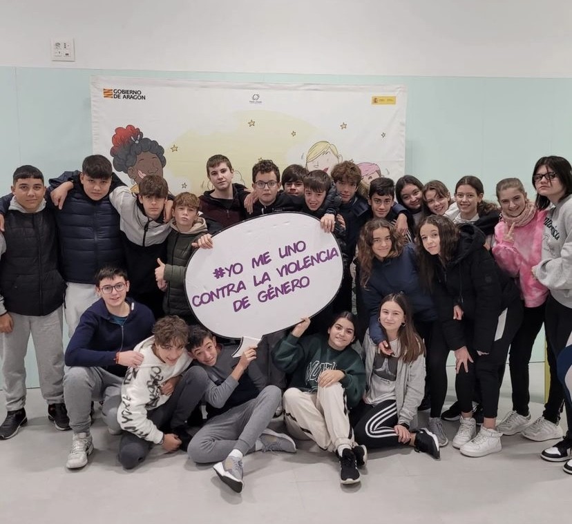 Alumnado en la exposición